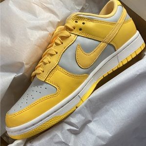NEW - Nike Dunk Light Bone / Citron